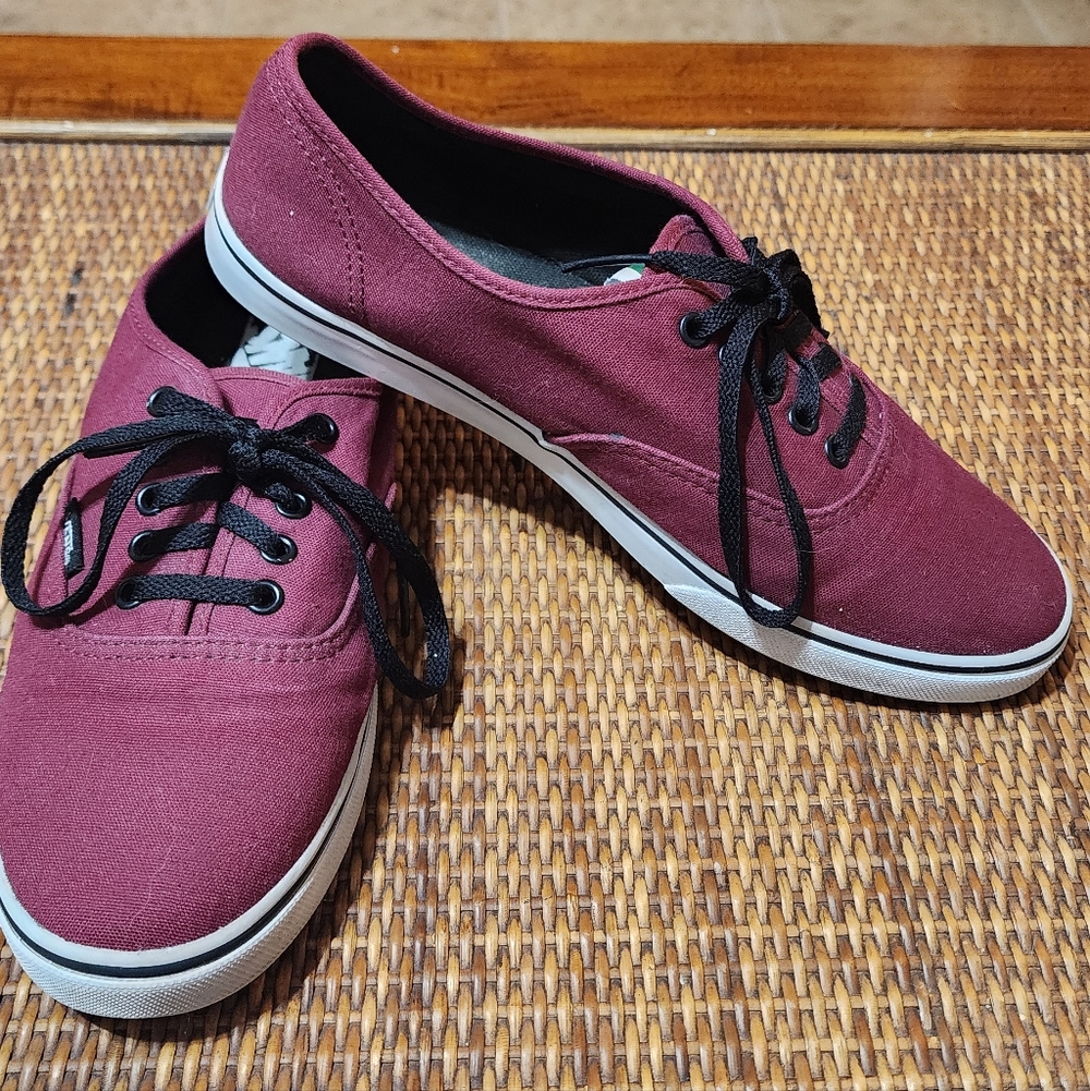 Vans Royale Sneaker Maroon M7 W8.5